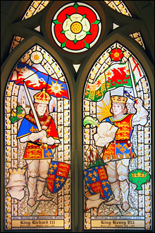 Stained glass windows commemorating the Battle of Bosworth